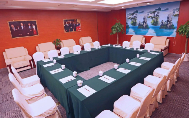 Fuyong Yulong Hotel