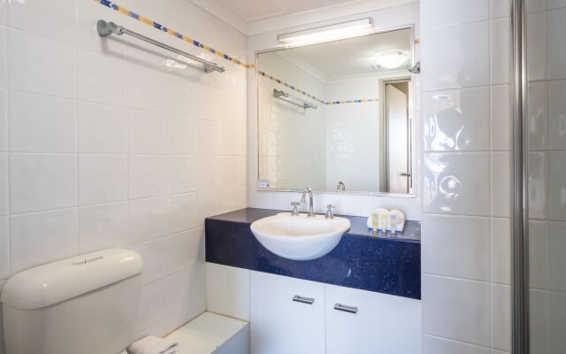 Aristocrat Apartments