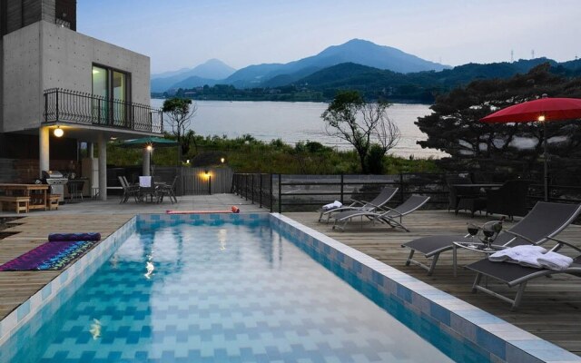 Harbor House Private