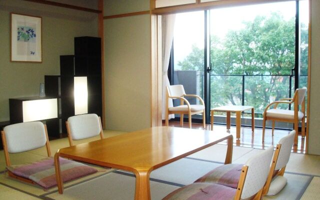 Sushi Auberge Gorasaryo