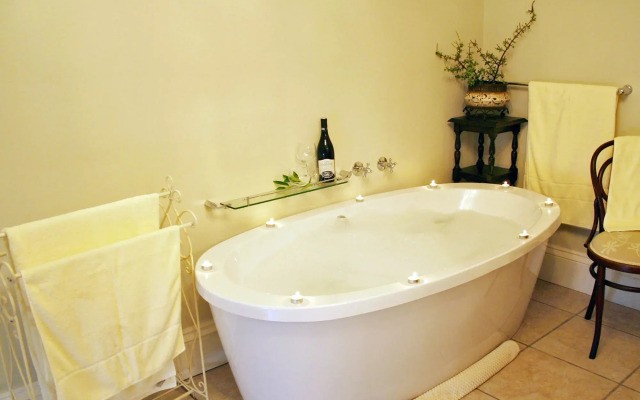 Leeuwenbosch Country House - Amakhala Game Reserve