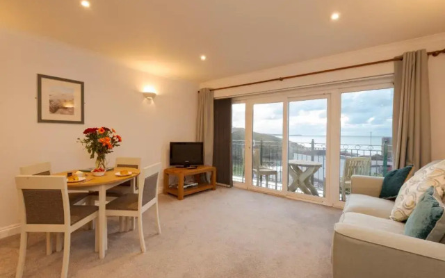 Beachcombers Apartments