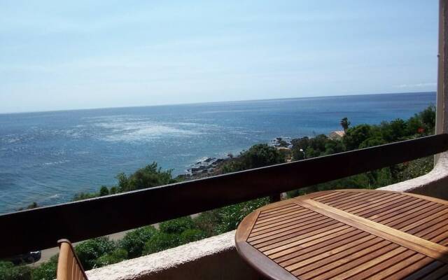 YVETTE MINI-VILLA - FACING THE SEA Apartment 2