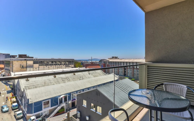 Luxury Family Apartment With Balcony