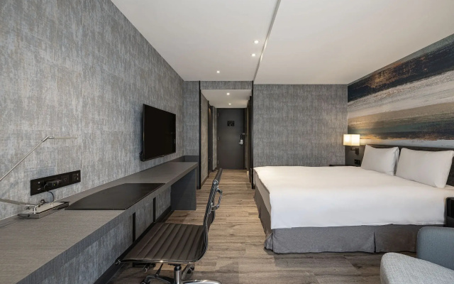 Lakeshore Hotel Metropolis