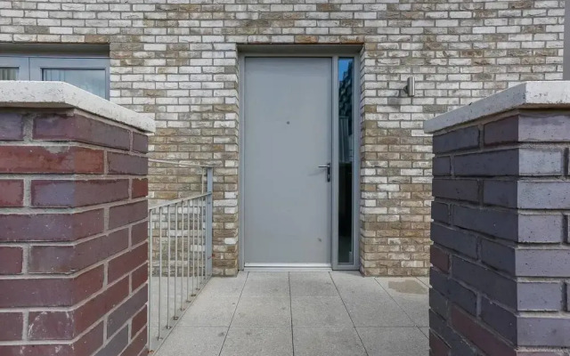 Modern 2BR Townhouse with Private Terrace