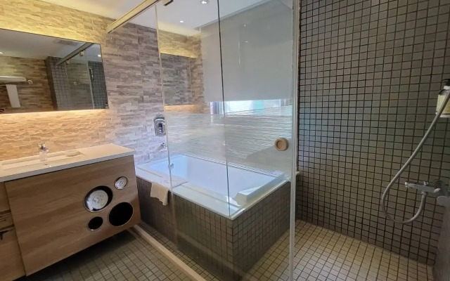 Simple Plus Hotel