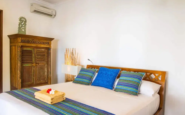 Aquamarine Beach Villas