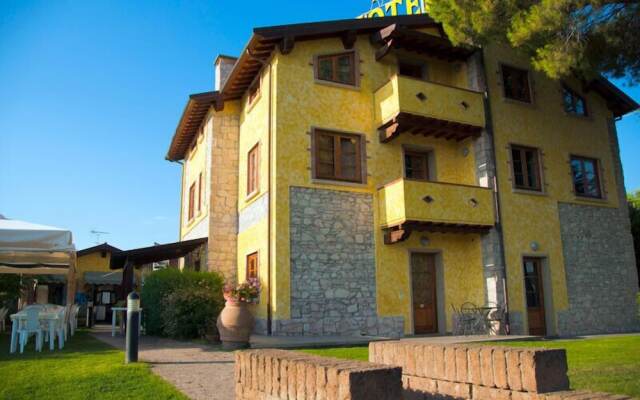 Tenuta La Lupa Country Hotel