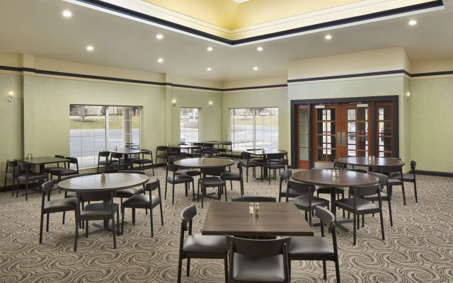 Holiday Inn Grand Rapids Airport by IHG