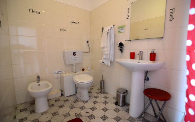 B&B Tecla