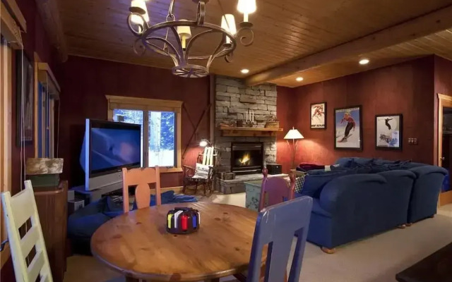 Snowdrift Cabin
