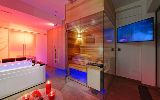 Hotel Aura Design & Garden Pool