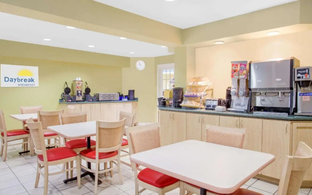 Hotel Carolina, a Days Inn by Wyndham