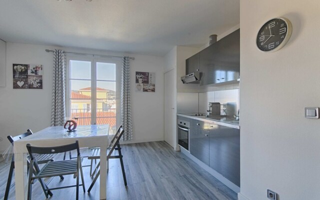 Nice 2 Room Apartment With Terrace - Vieux Nice