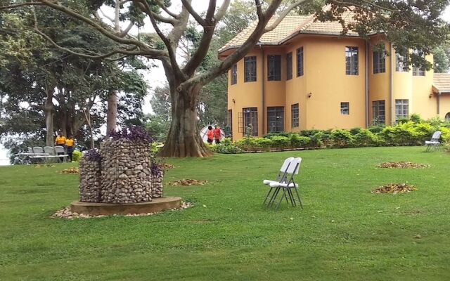 The Estate Ebwerenga