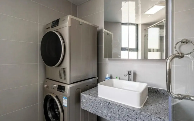 Tyms Spacious 4BR 2BA Apt Xujiahui