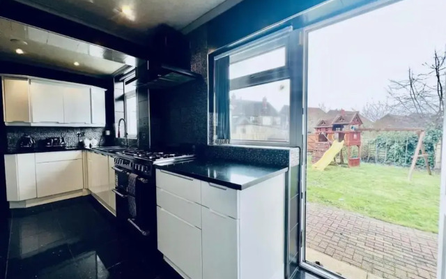 Manchester Sweet Home - Spacious 7BR House