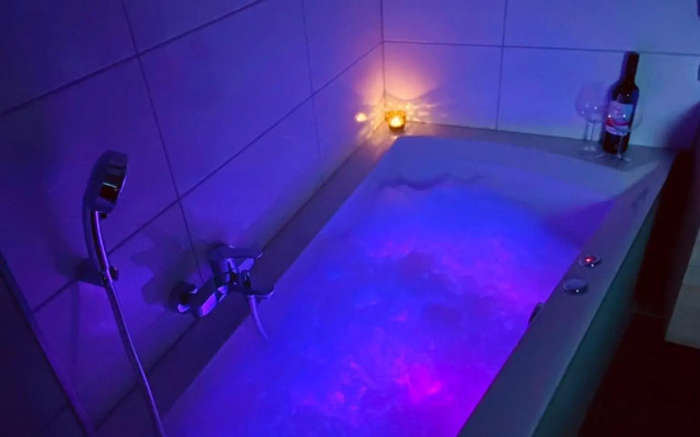 Lebenslust sonnige Innenstadt-Wohnung mit Whirlpoolwanne