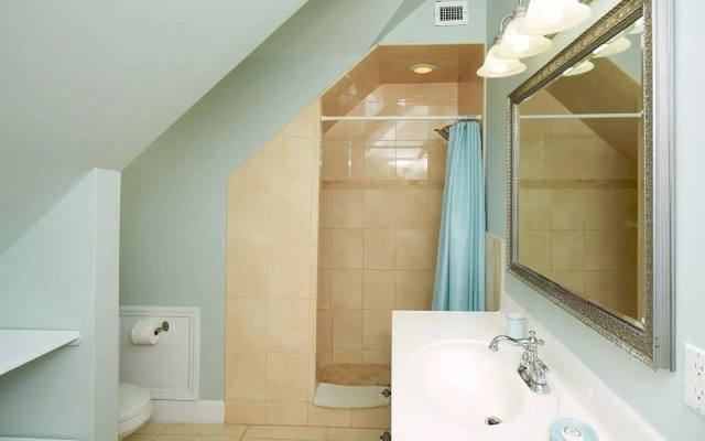 Shangri-La Boutique Bed & Breakfast