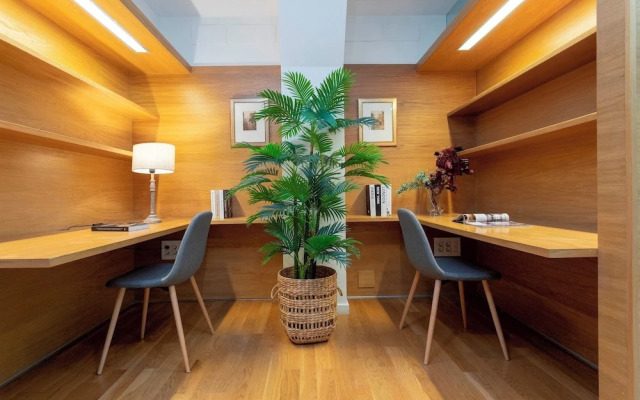 Exclusive Apartment 5BD in Seville. Carlos V