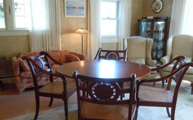 Tidewater Inn