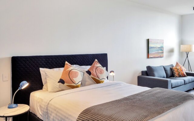 Roomie Apartment Hotel