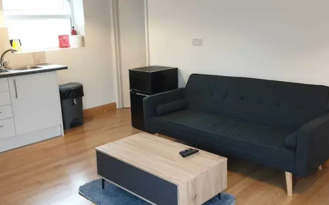 Cromwell Apartment