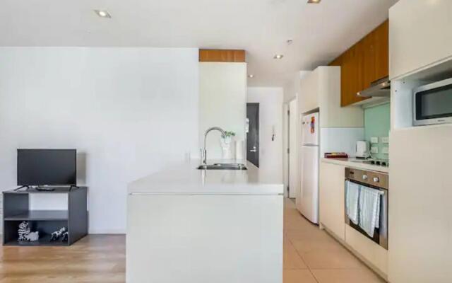 Central Two-Bedroom Apartment Close To Spark Arena