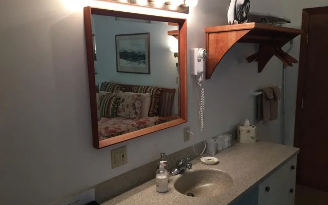 Breakfast on the Connecticut