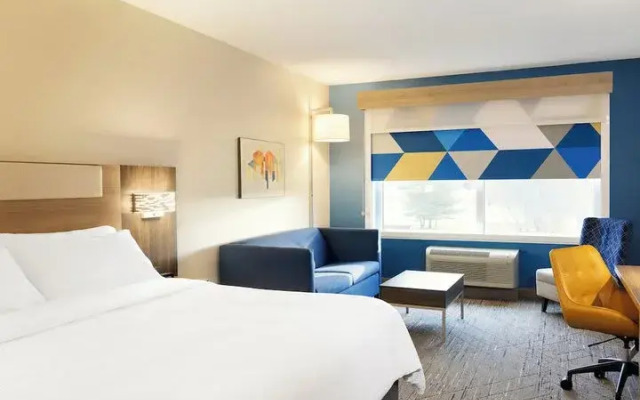 Holiday Inn Express & Suites DIAMOND