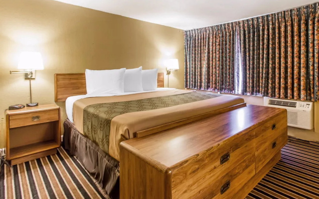 Econo Lodge Inn & Suites Gilbertsville