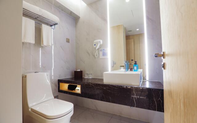 Holiday Inn Express Shanghai Songjiang Fangta by IHG