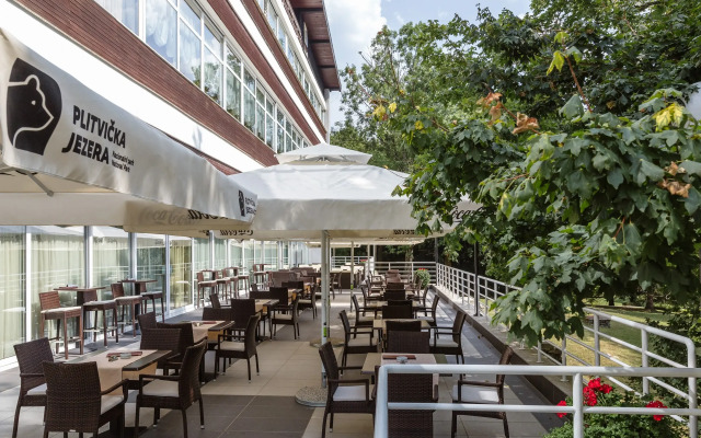 Hotel Jezero