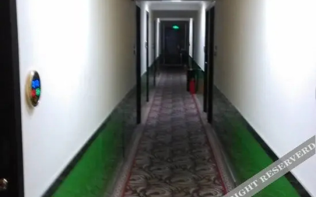 Taihua Business Hotel