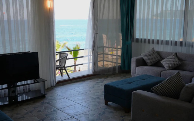 Sandhill Hotel