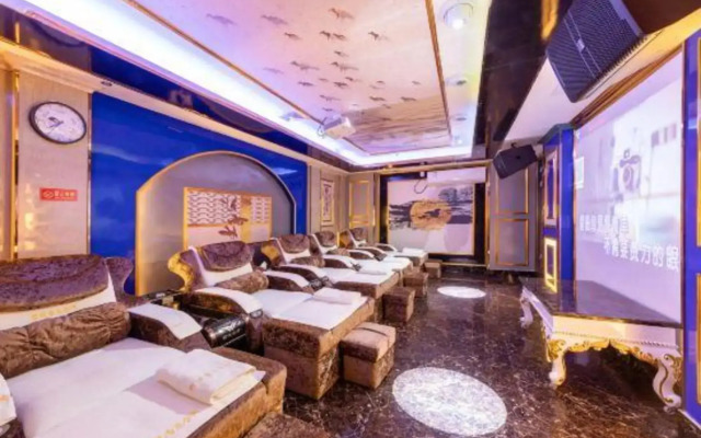 Junyue Holiday Hotel