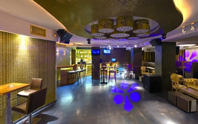 Elinotel Apolamare Hotel