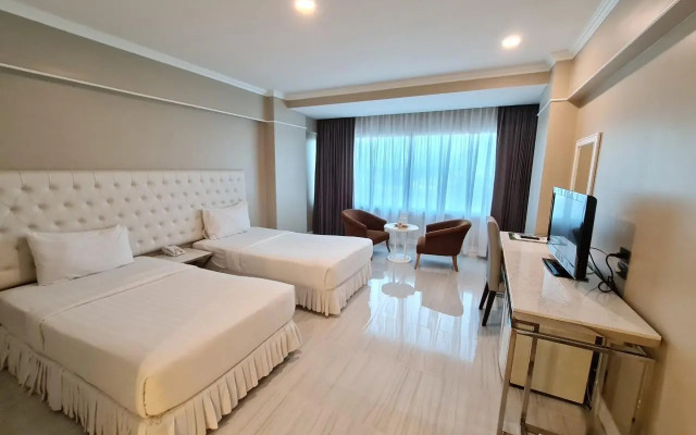 Chaisaeng Palace Hotel