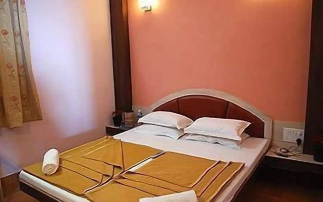 Shanti's Hotel Sonai