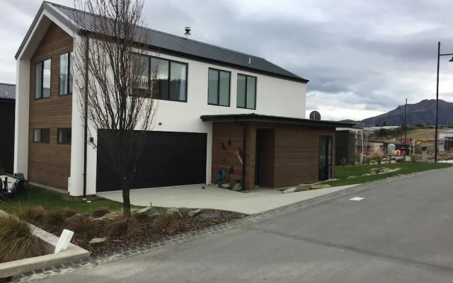 Kirimoko Peaks Townhouse