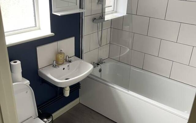Sleeps 14 Cardiff City Centre