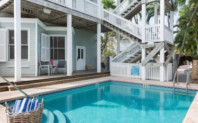The Southernmost Inn - Adults Only
