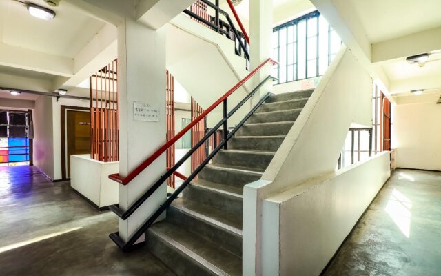 OYO 412 7 Days Hotel