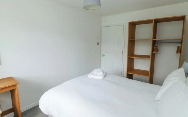 Harcombe House Bungalow 1