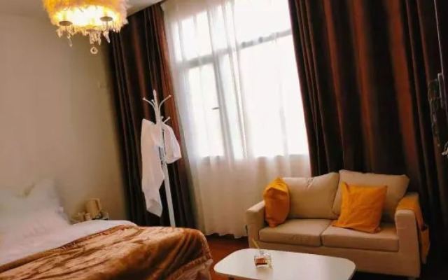 Zhaotong Jiuxi Homestay (Wanghai Park Branch)