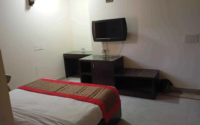 Hotel Royal India - South City 1