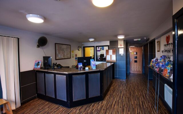International Inn - Hostel