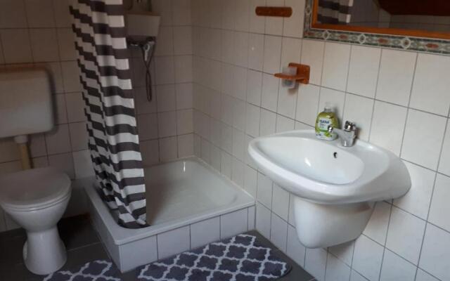 Fehér Rózsa Apartman