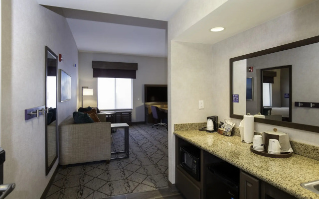 Hampton Inn & Suites Windsor - Sonoma Wine Country